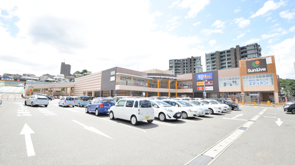 ココカラファイン薬局もりつね店